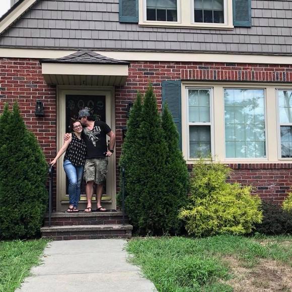 Meet your Posher, Elese - Picture 1 of 1